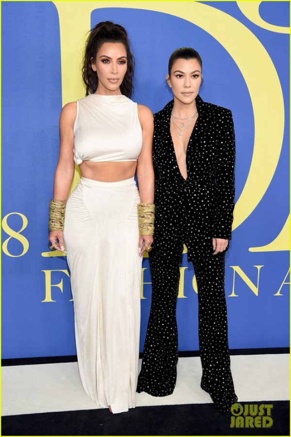 thời trang thu hút của chị em Kim Kardashian