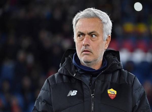 Tin AS Roma 15/2: HLV Mourinho thất vọng sau trận hòa Sassuolo