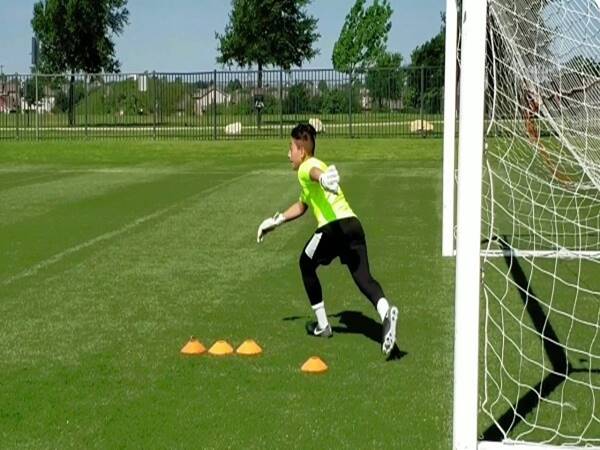 Giới thiệu chi tiết kỹ thuật khép góc sút của thủ môn