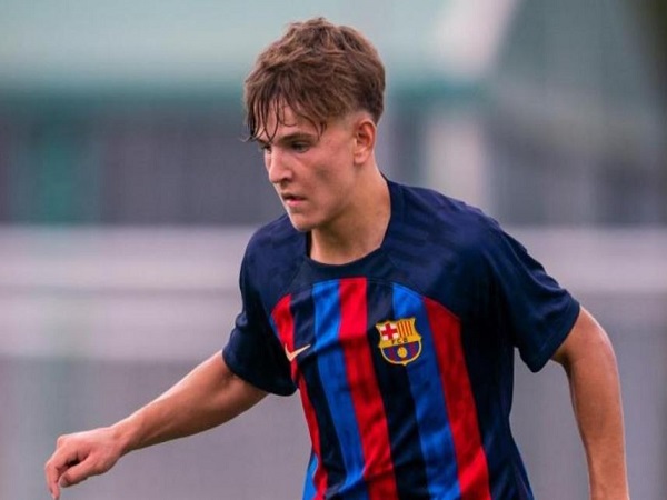 Juan Hernández là 1 trong những cầu thủ trẻ của Barca