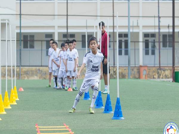 Thực hành cách di chuyển không bóng hiệu quả trên sân