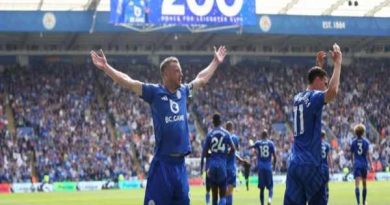 Tin bóng đá: Jamie Vardy ghi bàn thứ 200 cho Leicester